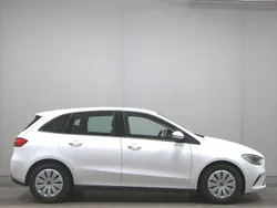 Weiss Gebraucht 2019 Mercedes B180 Van / Kleinbus | 14.380 € (Guter Preis)