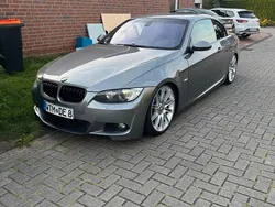 Grau Gebraucht 2009 BMW 330 Cabriolet Shadowline Cabrio | 13.990 €