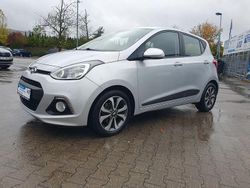 Silber Gebraucht 2015 Hyundai i10 Style Kleinwagen | 9.999 € (Fairer Preis)