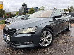 Grau Gebraucht 2019 Skoda Superb Premium Edition Limousine | 17.999 € (Fairer Preis)