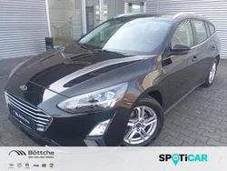Obsidianschwarz metallic Gebraucht 2021 Ford Focus Cool & Connect Kombi | 19.990 € (Fairer Preis)