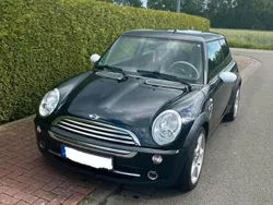 Schwarz Gebraucht 2006 Mini ONE Kleinwagen | 1.350 €