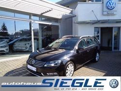 Schwarz metallic Gebraucht 2012 VW Passat Highline Kombi | 16.440 €