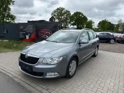 Grau Gebraucht 2013 Skoda Superb Exclusive Kombi | 9.990 € (Fairer Preis)
