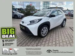 Schneeweiß Gebraucht 2022 Toyota Aygo Play Kleinwagen | 13.290 € (Fairer Preis)