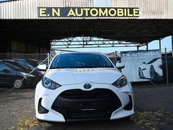 Weiß Gebraucht 2022 Toyota Yaris Hybrid Business Edition Limousine | 18.200 € (Guter Preis)