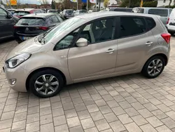 Weiß Gebraucht 2019 Hyundai ix20 Space Van / Kleinbus | 14.870 € (Fairer Preis)