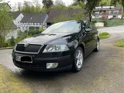 Schwarz Gebraucht 2006 Skoda Octavia Kombi | 2.350 € (Fairer Preis)