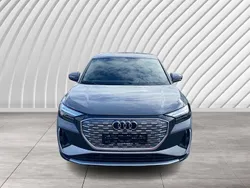 Grau Gebraucht 2022 Audi Q4 Sportback e-tron Sport SUV | 26.490 € (Guter Preis)