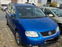Blau Gebraucht 2005 VW Touran Trendline Van / Kleinbus | 2.700 € (Fairer Preis)