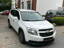 Weiß Gebraucht 2012 Chevrolet Orlando LS Van / Kleinbus | 5.950 € (Fairer Preis)