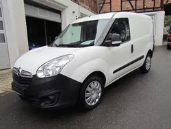 Weiß Gebraucht 2018 Opel Combo Van / Kleinbus | 7.490 € (Superpreis)