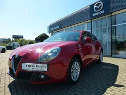 Rot Gebraucht 2019 Alfa Romeo Giulietta Kleinwagen | 8.990 € (Fairer Preis)