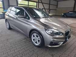 Grau Gebraucht 2015 BMW 218 Active Tourer Luxury Line Van / Kleinbus | 13.200 € (Fairer Preis)