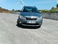 Grau Gebraucht 2011 Skoda Roomster Kombi | 3.333 € (Guter Preis)