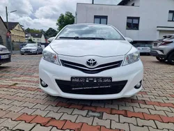 Solid white Gebraucht 2012 Toyota Yaris Cool Kleinwagen | 7.500 € (Fairer Preis)