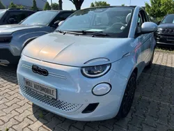 Himmel blau) (blau Gebraucht 2023 Fiat 500e La Prima Cabrio | 30.390 €