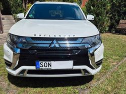 Weiß Gebraucht 2018 Mitsubishi Outlander P-HEV SUV | 16.500 € (Guter Preis)
