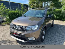 Braun Gebraucht 2018 Dacia Sandero Celebration Kleinwagen | 8.980 € (Fairer Preis)