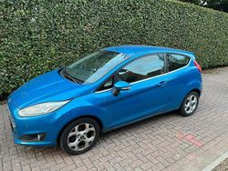 Blau Gebraucht 2013 Ford Fiesta Titanium Kleinwagen | 4.350 € (Fairer Preis)