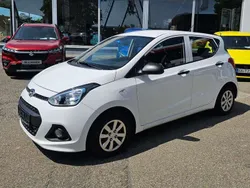 Weiß Gebraucht 2015 Hyundai i10 Kleinwagen | 5.600 € (Fairer Preis)
