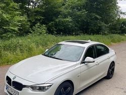 Weiß Gebraucht 2018 BMW 320 Luxury Line Limousine | 17.000 € (Fairer Preis)