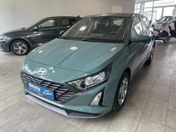 Grün (grün magrove green) Neu 2024 Hyundai i20 Limousine | 17.000 € (Superpreis)