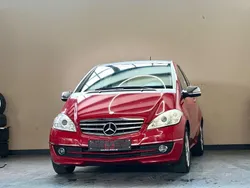 Rot Gebraucht 2010 Mercedes A180 Limousine | 4.980 € (Fairer Preis)