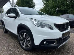 Weiß Gebraucht 2018 Peugeot 2008 Allure SUV | 10.990 € (Fairer Preis)