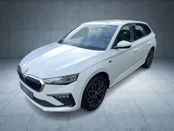 Moonweiss metallic Gebraucht 2024 Skoda Scala Drive Kleinwagen | 22.380 € (Etwas zu teuer)