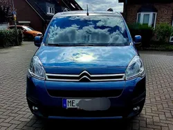 Blau Gebraucht 2018 Citroën Berlingo SELECTION Van / Kleinbus | 10.999 € (Guter Preis)