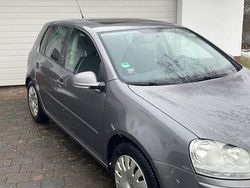 Grau Gebraucht 2007 VW Golf Limousine | 2.500 € (Guter Preis)