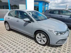 Grau Gebraucht 2021 VW Golf VIII Life Limousine | 18.200 € (Fairer Preis)