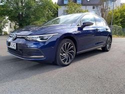 Blau Gebraucht 2022 VW Golf VIII Style Limousine | 21.000 € (Guter Preis)