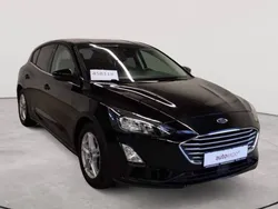 Obsidianschwarz metallic Gebraucht 2021 Ford Focus Cool & Connect Limousine | 17.590 € (Superpreis)