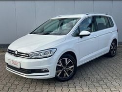 Weiß Gebraucht 2021 VW Touran Highline Van / Kleinbus | 25.370 € (Guter Preis)