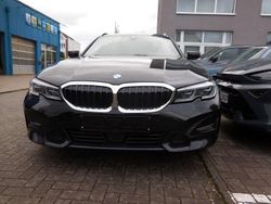 Schwarz Gebraucht 2022 BMW 320 Sport Line Kombi | 22.990 € (Fairer Preis)