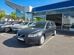 Grau Gebraucht 2009 Volvo V50 Kinetic Kombi | 3.990 € (Fairer Preis)