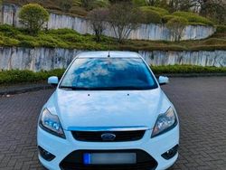 Weiß Gebraucht 2010 Ford Focus Kombi | 2.350 € (Etwas zu teuer)