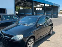 Schwarz Gebraucht 2004 Opel Corsa Kleinwagen | 999 € (Guter Preis)