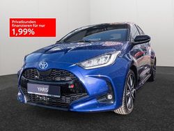 Blau Neu 2025 Toyota Yaris Hybrid Sport Limousine | 31.490 € (Etwas zu teuer)