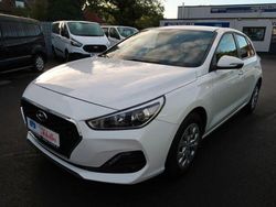 Weiß Gebraucht 2020 Hyundai i30 Select Limousine | 14.700 € (Fairer Preis)