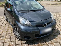 Grau Gebraucht 2010 Toyota Aygo Cool Kleinwagen | 2.800 € (Fairer Preis)