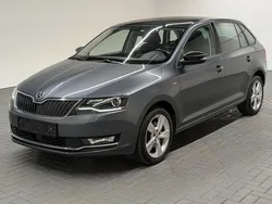 Grau (quarzgraumet.) Gebraucht 2019 Skoda Rapid Clever Limousine | 15.480 € (Fairer Preis)