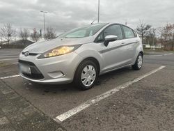 Grau Gebraucht 2009 Ford Fiesta Kleinwagen | 2.700 € (Fairer Preis)