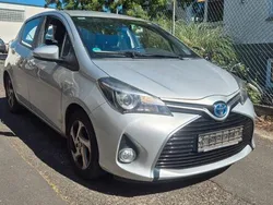 Silber Gebraucht 2017 Toyota Yaris Hybrid Edition-S Kleinwagen | 8.999 € (Guter Preis)