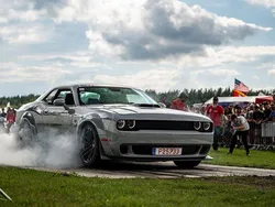 Grau Gebraucht 2021 Dodge Challenger Coupé | 40.000 € (Fairer Preis)