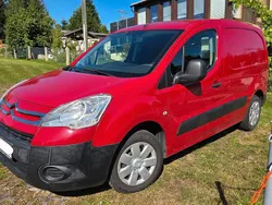Rot Gebraucht 2011 Citroën Berlingo Advance Van / Kleinbus | 2.950 € (Superpreis)