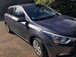 Gebraucht 2016 Hyundai i20 Classic Limousine | 7.200 € (Etwas zu teuer)