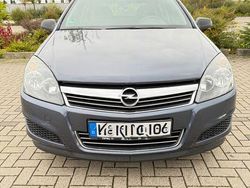 Blau Gebraucht 2009 Opel Astra Innovation Limousine | 1.990 € (Fairer Preis)